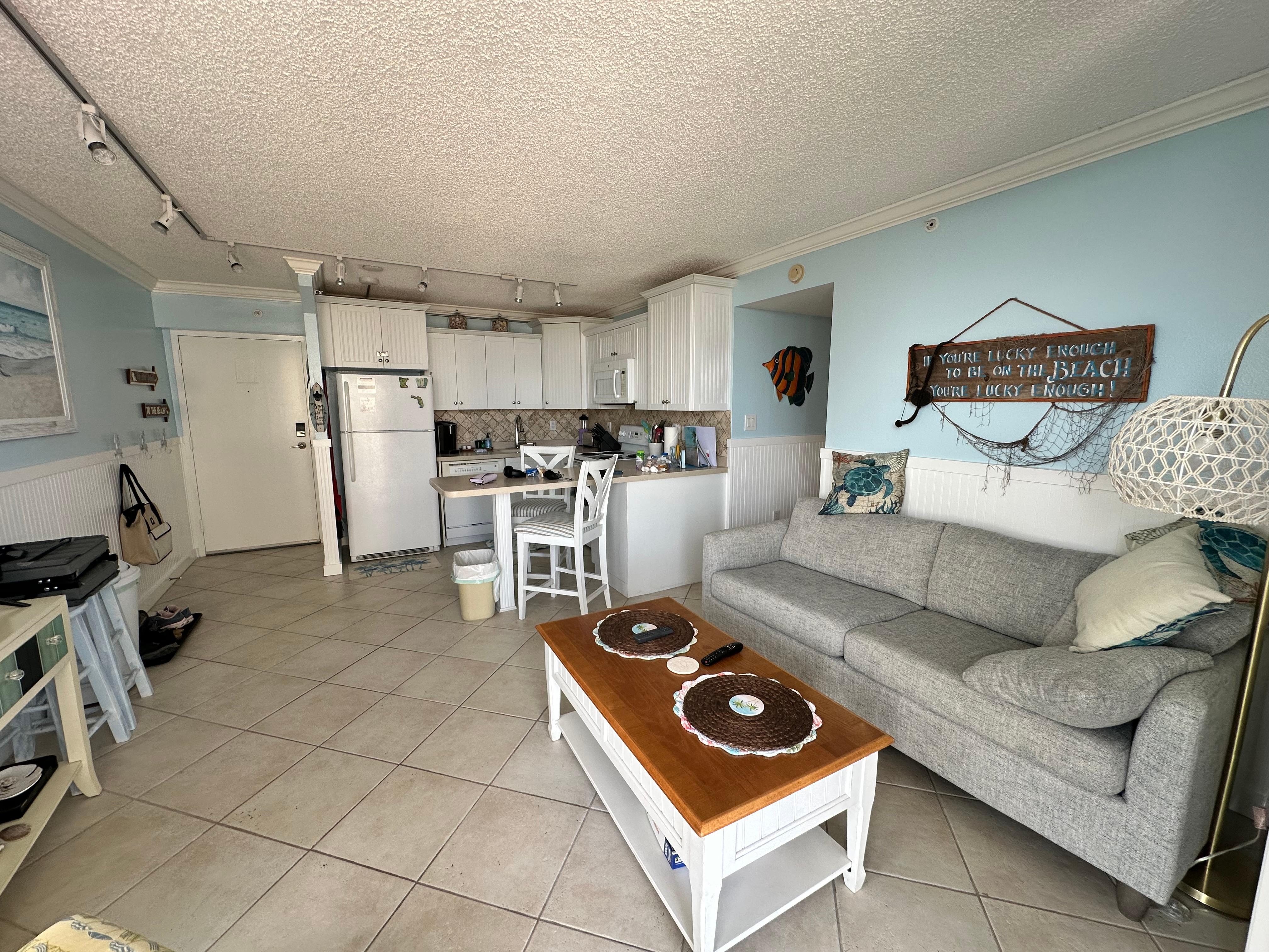 Kitchen and living room 