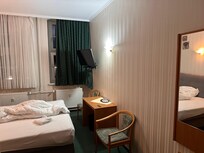 Fernseher mit 7 Sendern die empfangen werden