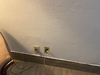 Cables de electricidad sueltos