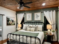 Bedroom with king size bed
