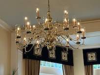 Gorgeous chandelier in the lobby