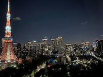View from corner king room on the 31st floor.