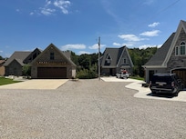 The middle house is the Cottage