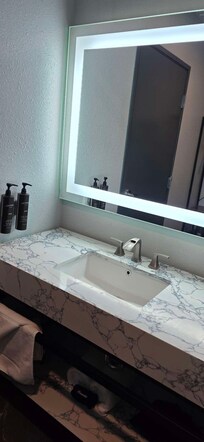 Soap, Shampoo, Conditioner and Body wash was provided and smelled amazing.