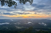 A relaxing sunset from Lookout Mountain.