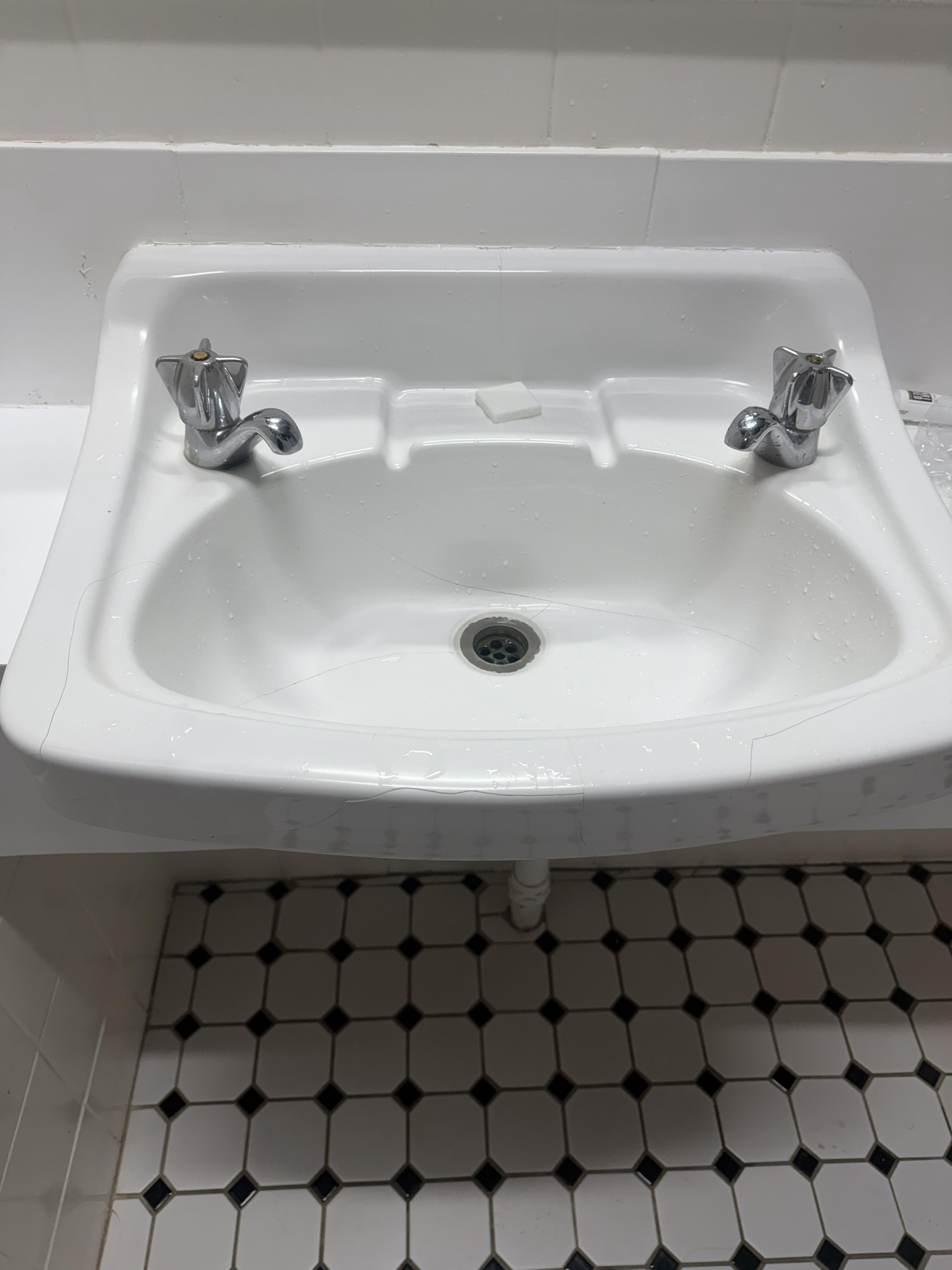 An inconvenience as one side scolding hot and other side freezing cold water.