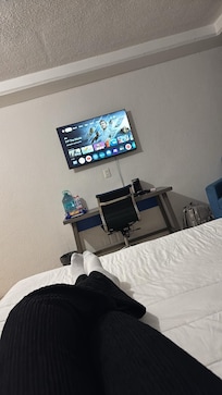 Camas muy cómodas y habitaciones muy limpias, te brindan una cafetera para preparar tu café en la habitación