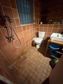 Senteur dâurine trĂšs trĂšs forte