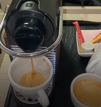 Kaffeemaschine in Zimmer