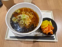 無料提供の夜鳴きそば、キムチもフリー
とても美味しかった