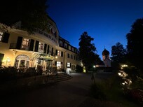 Abendstimmung vor dem Haus