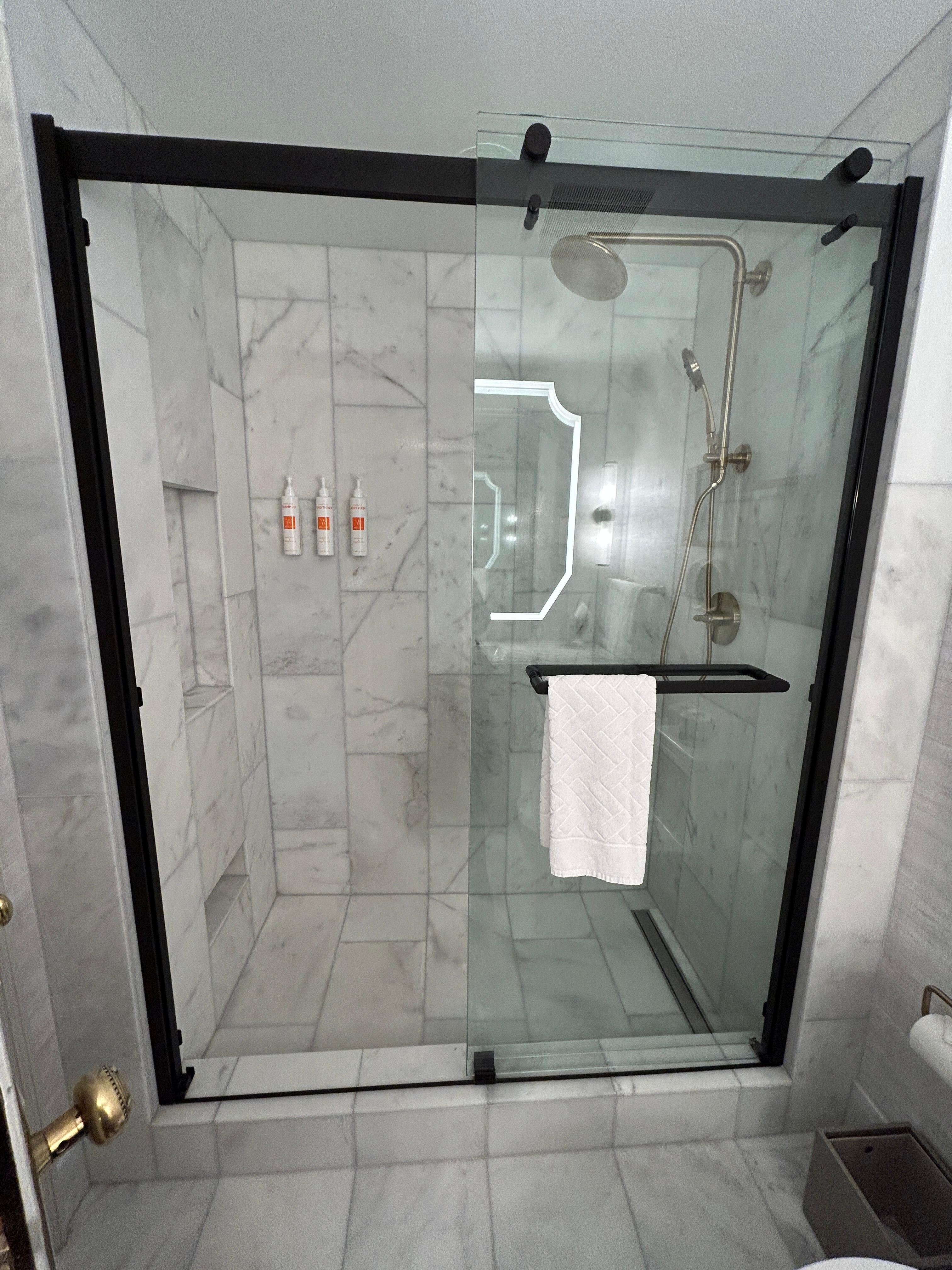 Spacious and relaxing shower