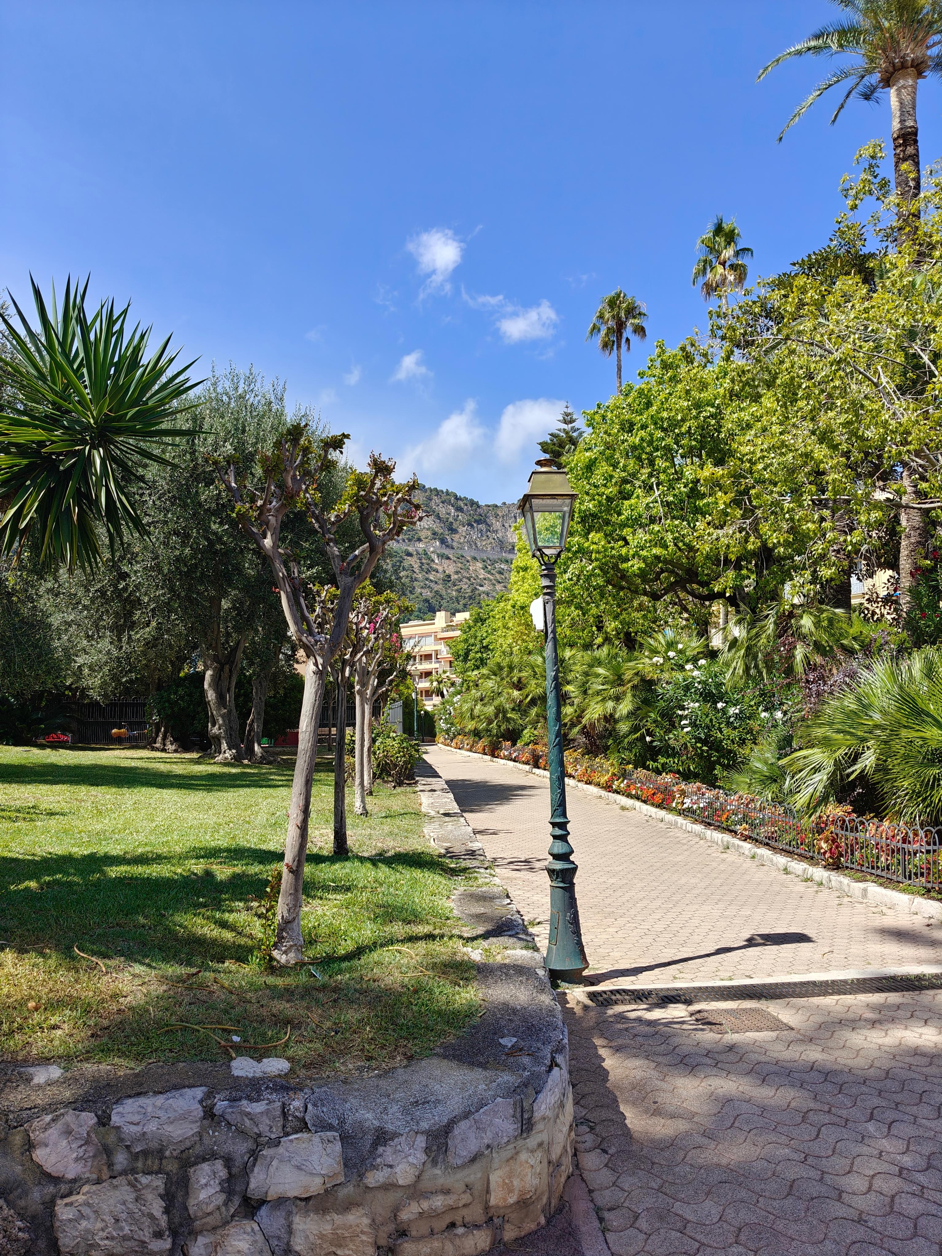 Skønt udsigt ved poolen 