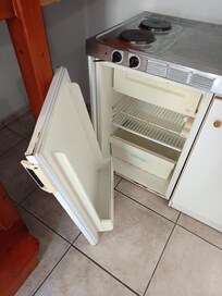 FRIGO ROTTO E CON RUGGINE