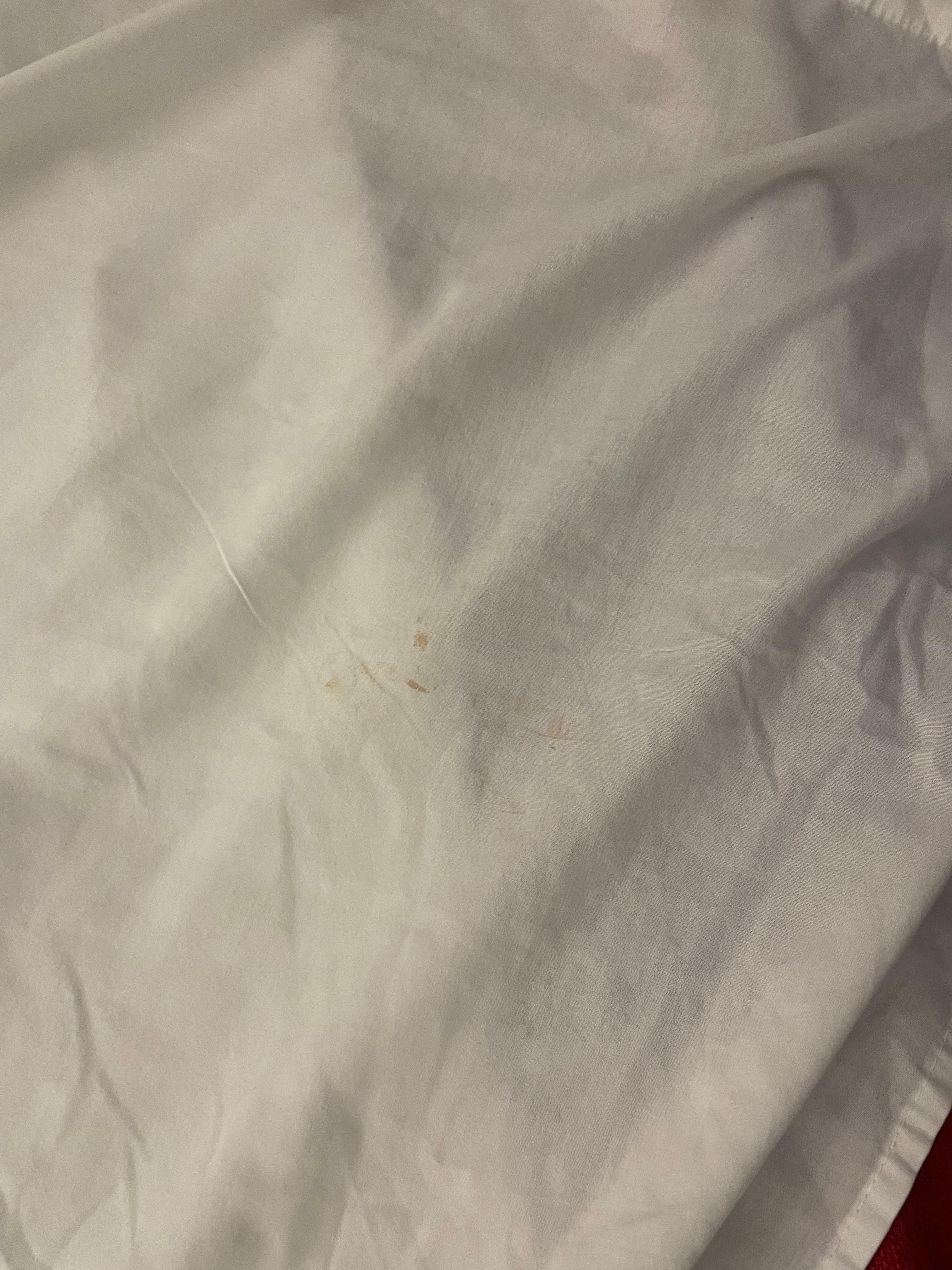 Sábanas con cabellos