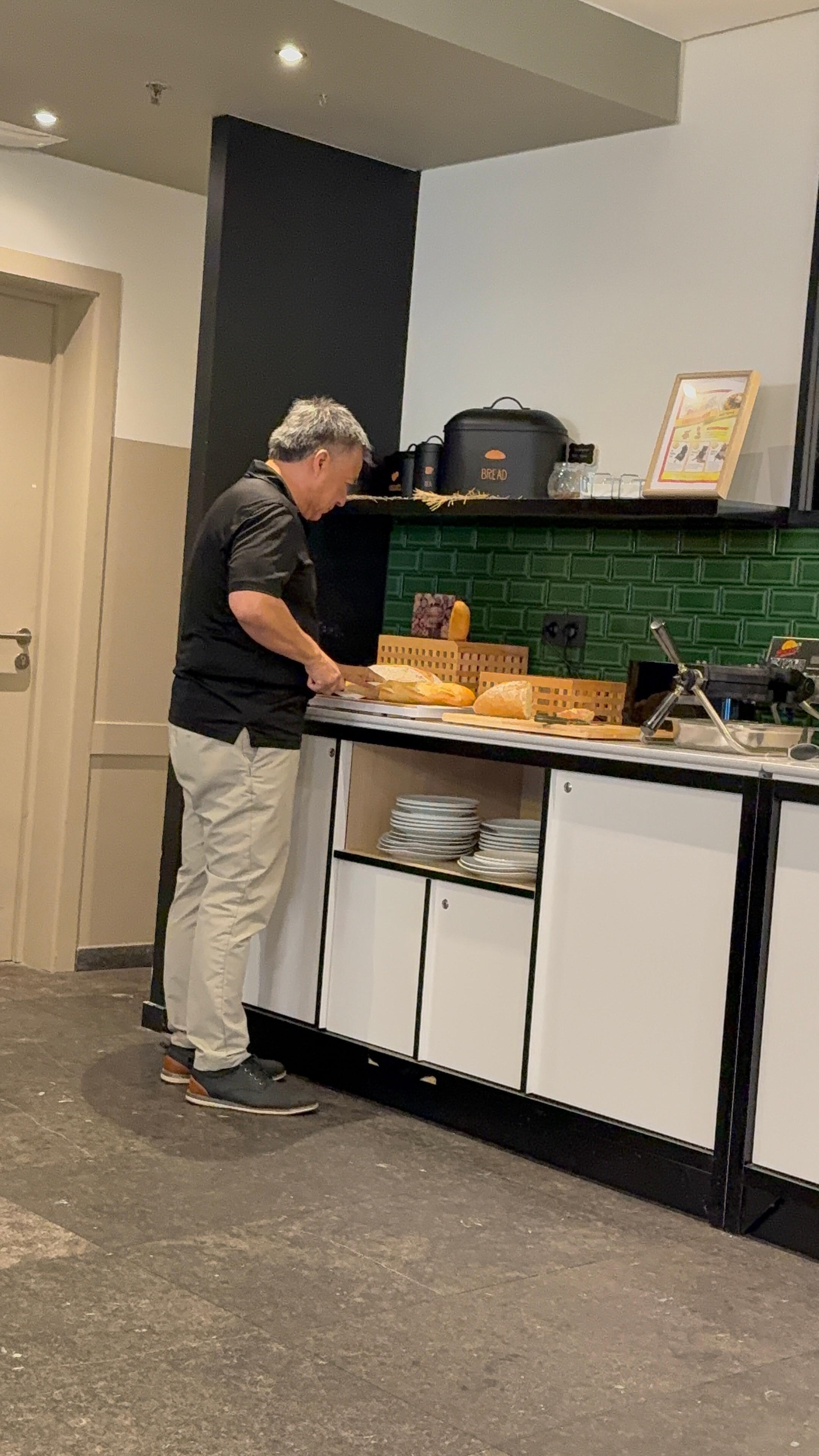 Hasta puedes cocinarte huevos a tu gusto