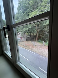 Sin vista al jardín. Se escuchaba los coches pasar