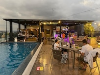 Dinner at pool with chill live music on saturday day. It was a perfect dayđ