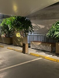 1階駐車場の喫煙所
駐車場は、荷物を下ろしたり、待ち合わせなど短時間であれば無料で使えます。