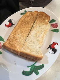 地元で有名なカヤトースト とても美味しい