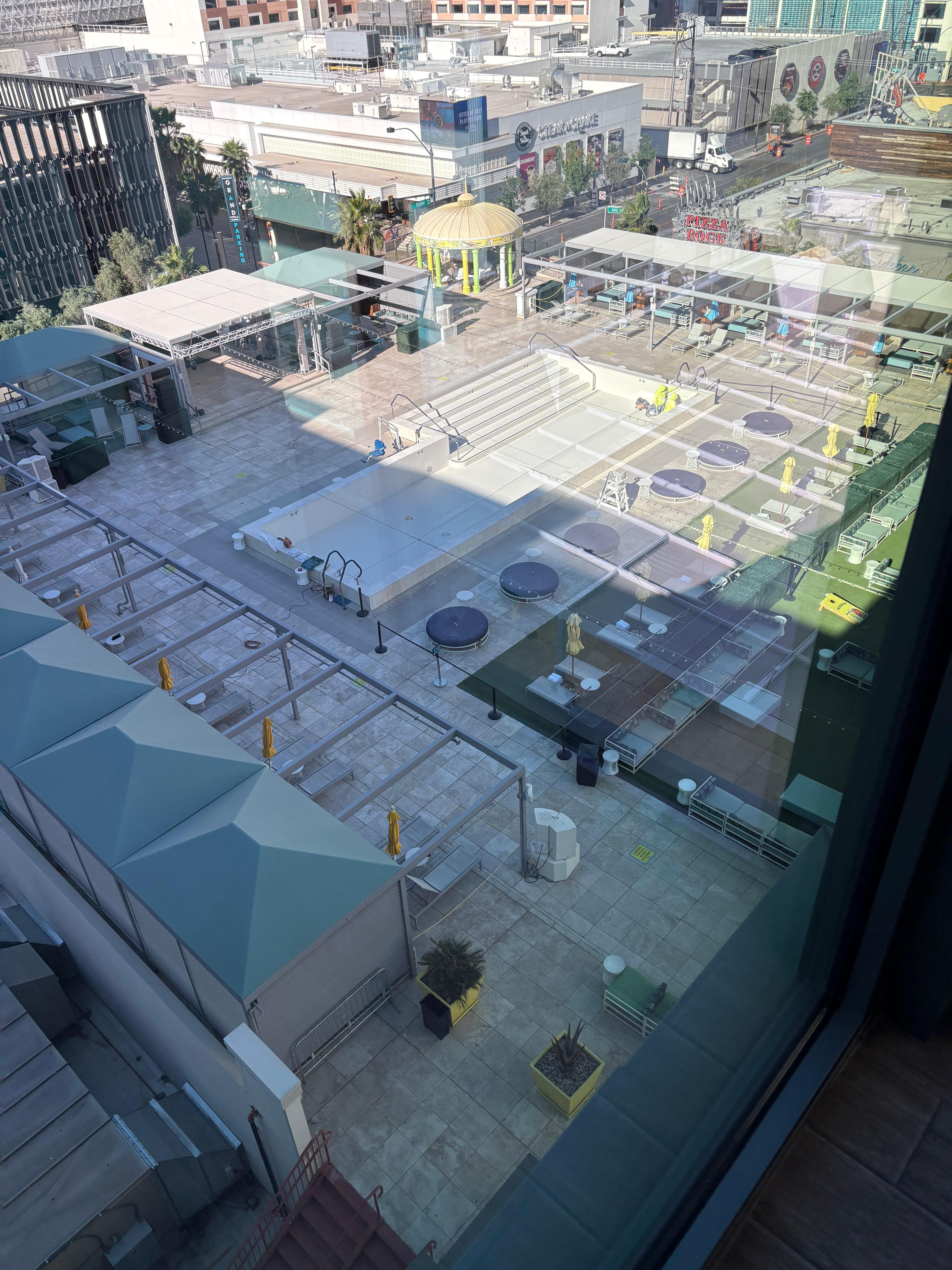 Beautiful pool deck but pool was closed for maintenance the whole stay even though we called ahead of time to validate it was open.  No mention of planned maintenance.  Had to argue to get a price concession