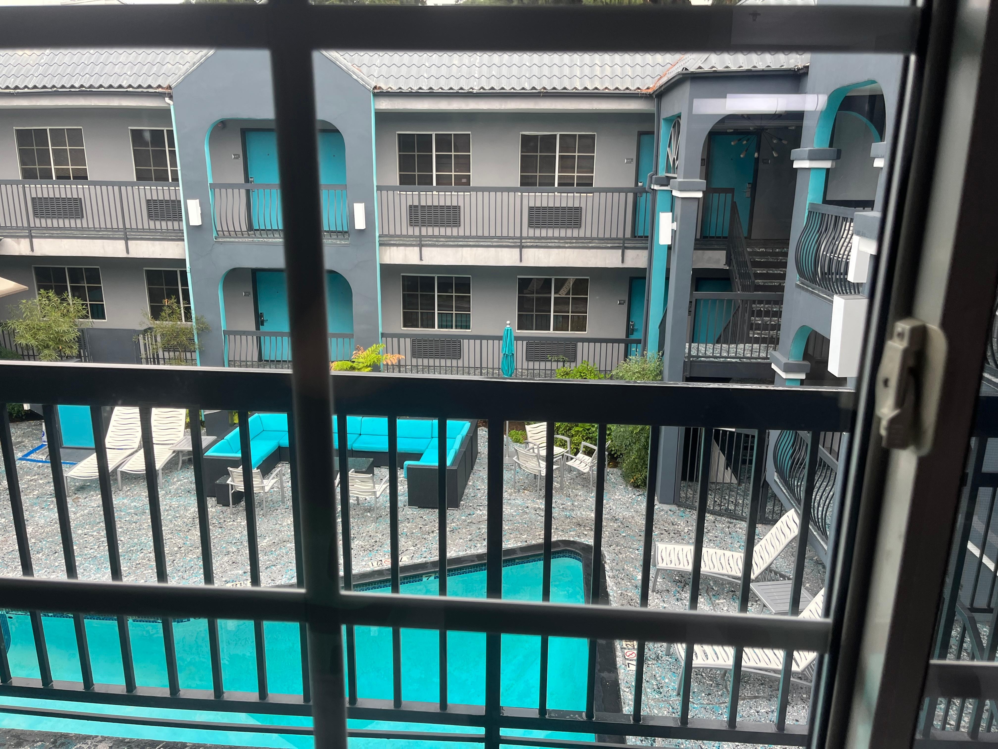 Foto tirada de dentro do quarto