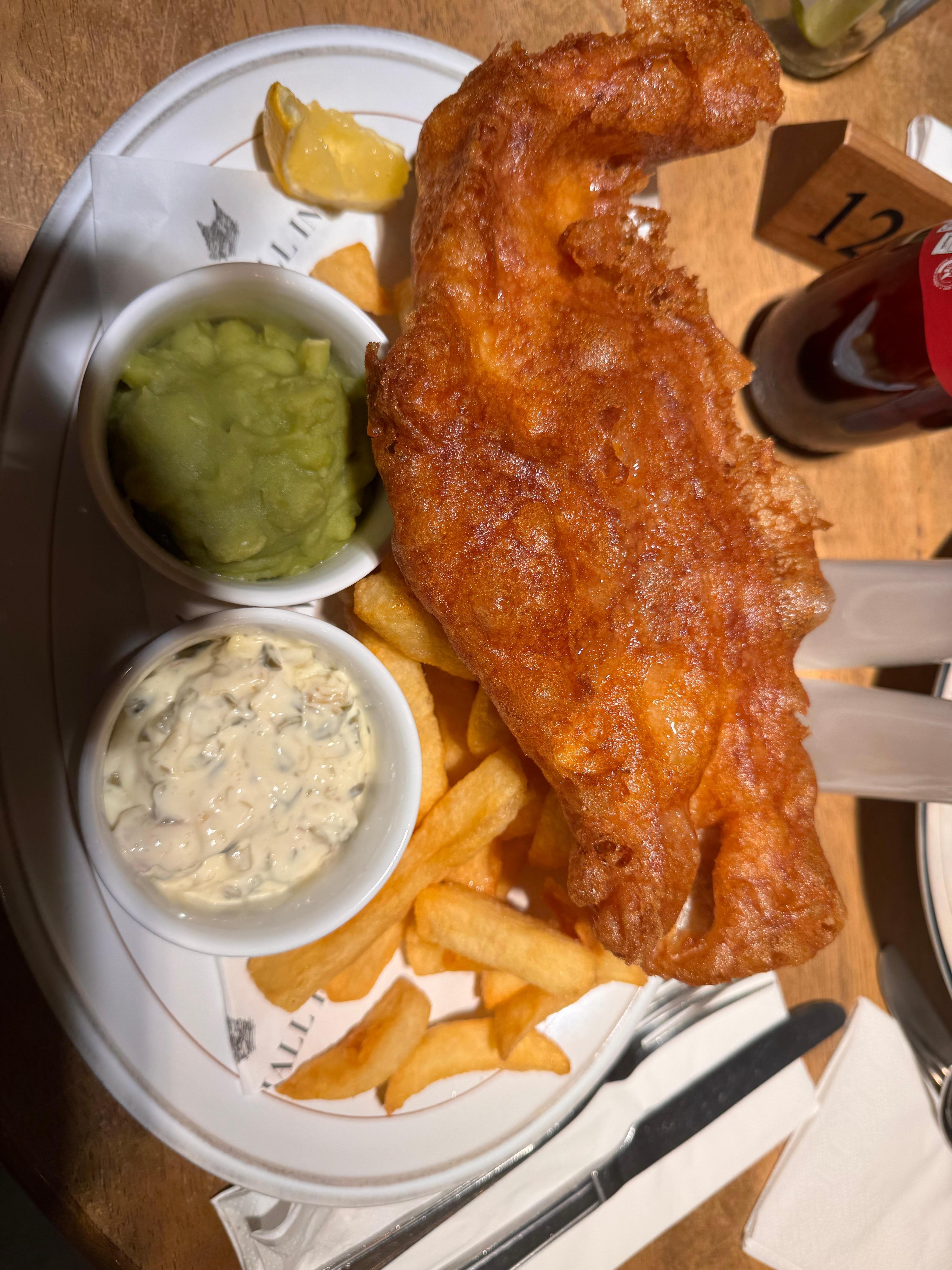 Fish and chip, chief kiss