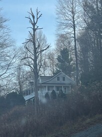 Hilltop Hideaway (coming up to property)