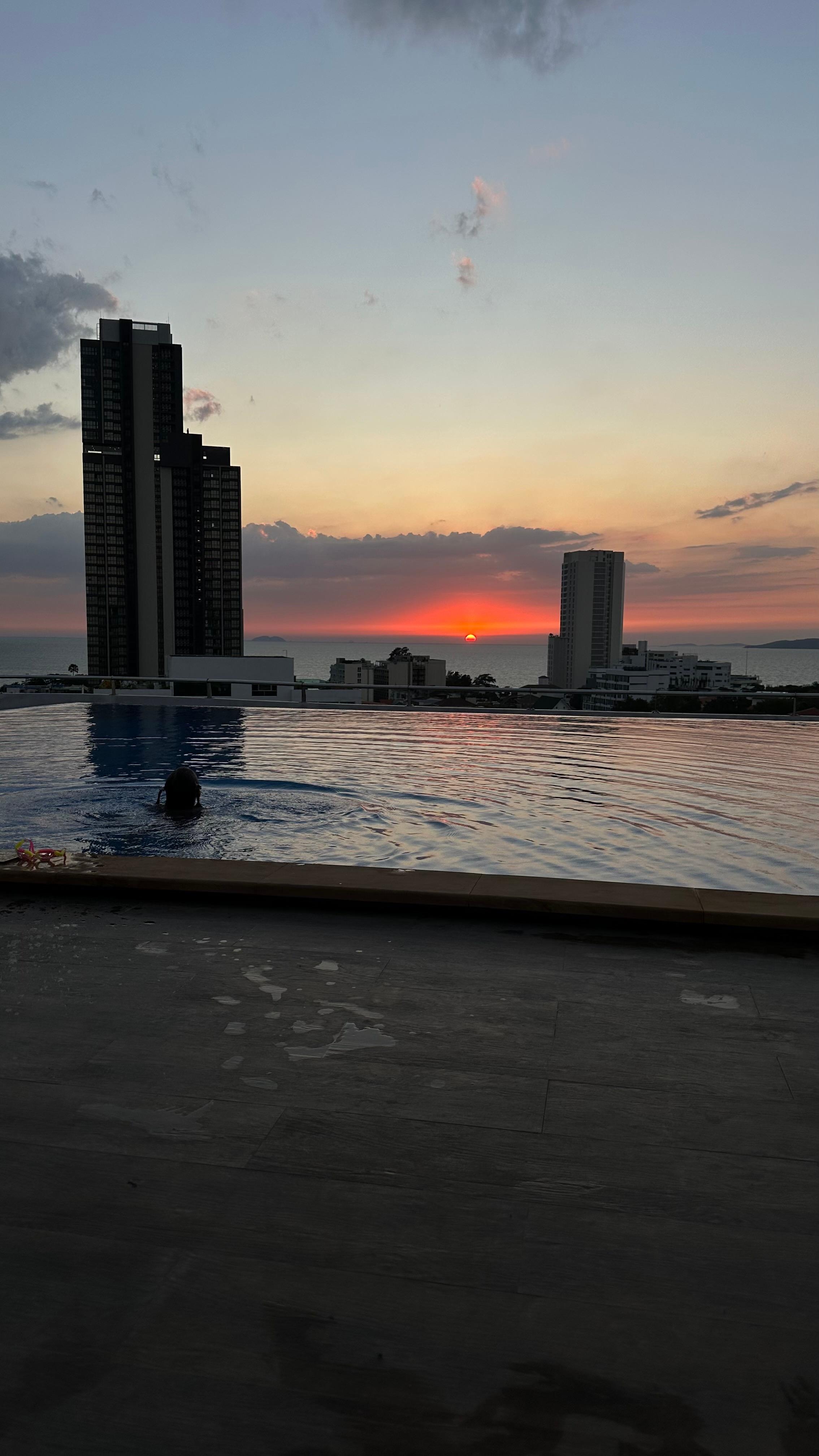Basseng på takterrasse