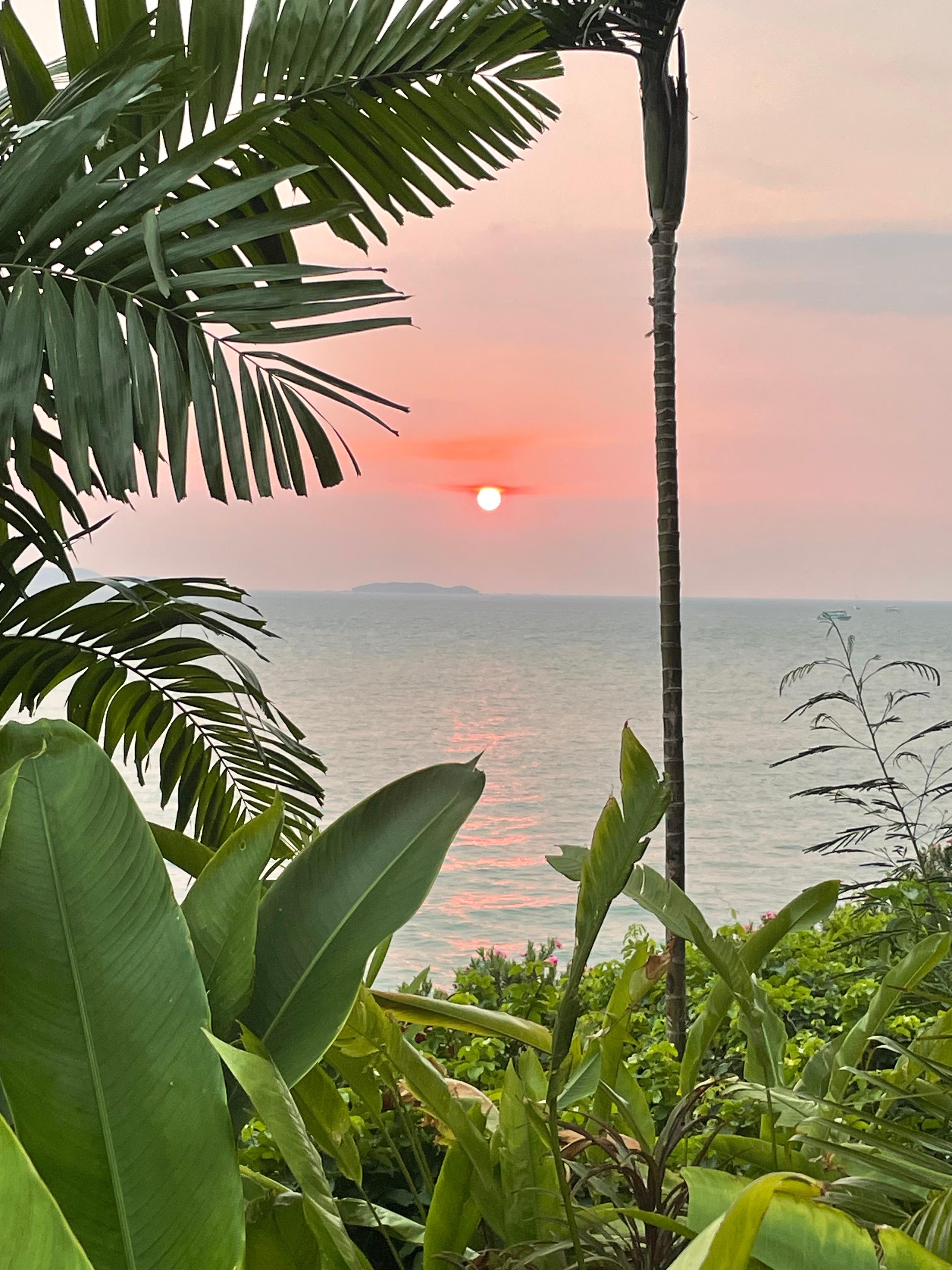 Pôr do sol da nossa varanda 