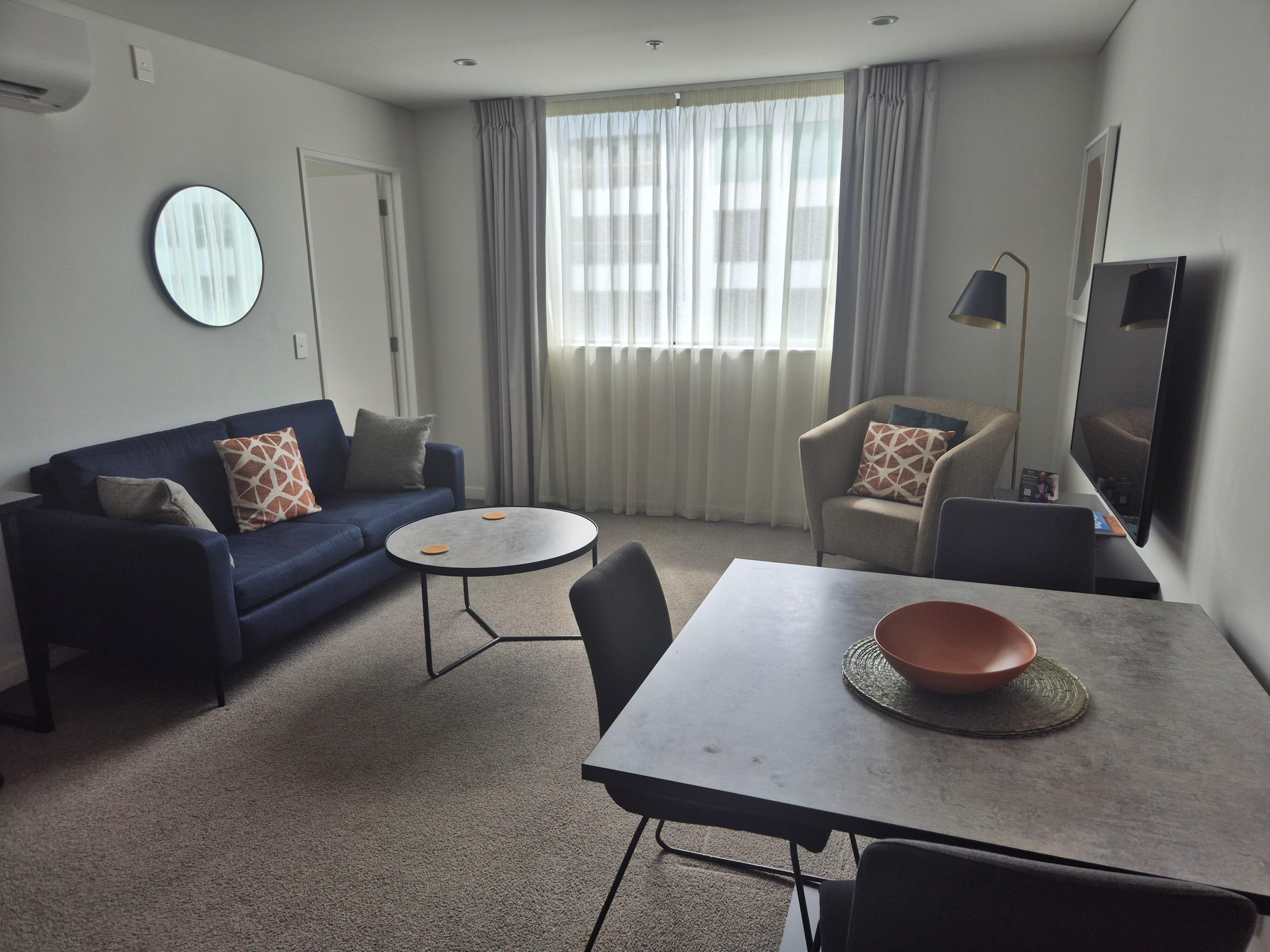 Lounge / dining area.