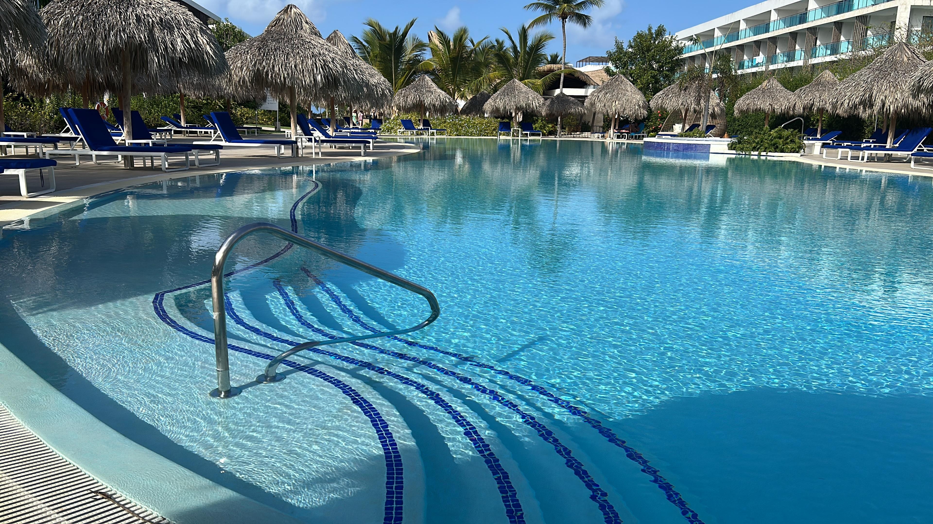 Elite pool, beautiful. 