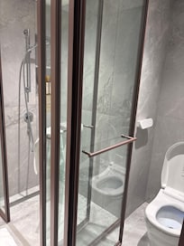 シャワールームとトイレが別