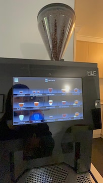 ă©ăŠăłăžă«ăăăçĄæăźăłăŒăăŒăă·ăŒăł