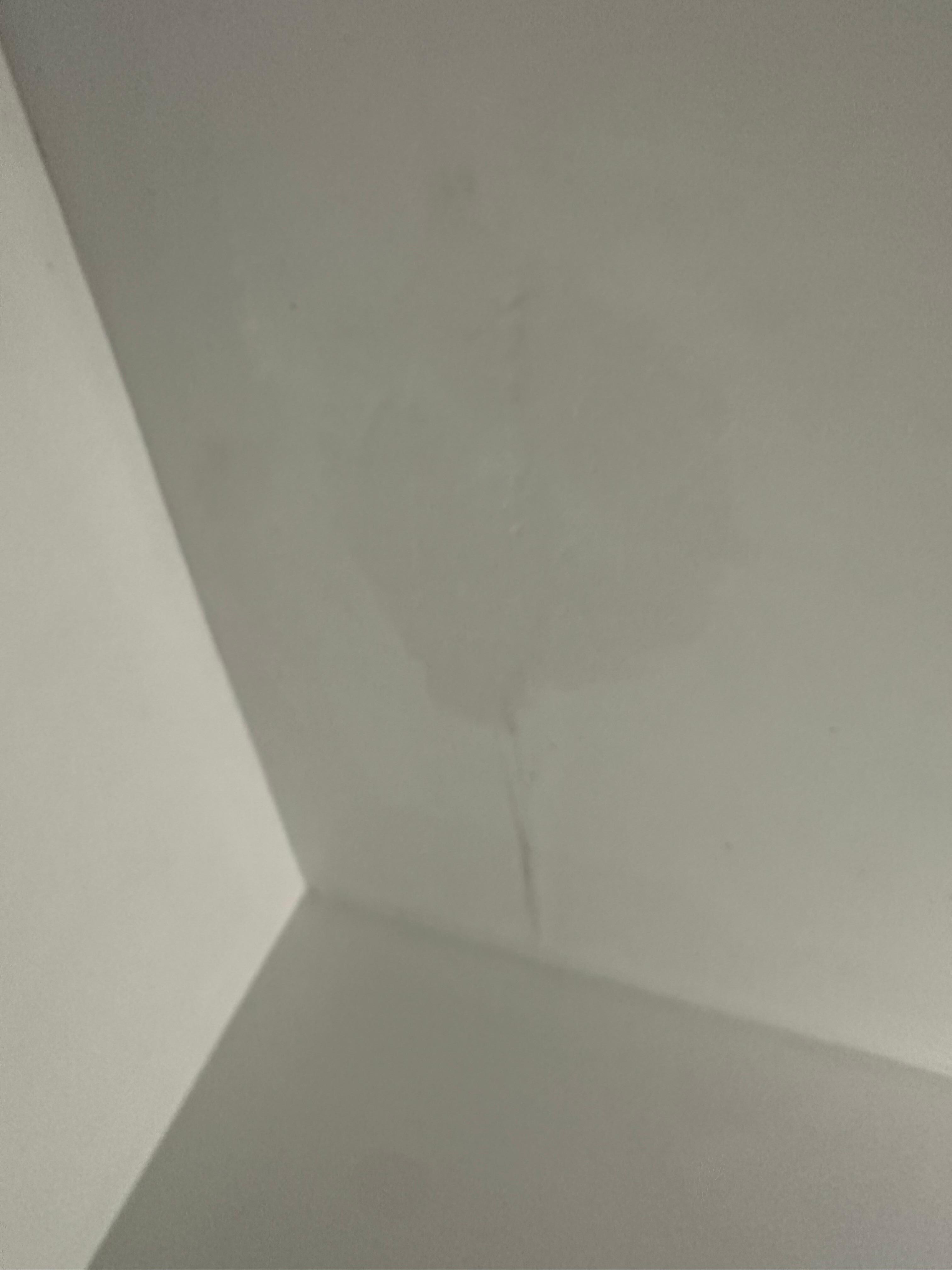 Ceiling in the bathroom