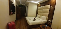 Stinky room
And extremely poor maintenance