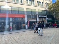 The entrance to the hotel is nothing like the photo in the description. It's between two shops in this Cardiff shopping street.