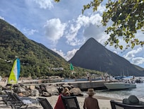 A short visit to Sugar Beach between the Pitons