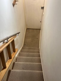 extremely dirty, dingy entry