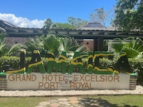 Picture spot by pool.