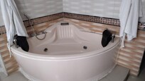 The jacuzzi with no hot water