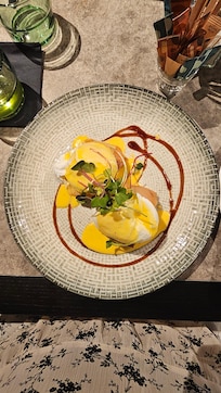 Freshly prepared eggs Benedict