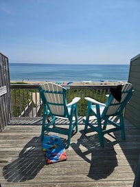 Great ocean views with easy beach access!