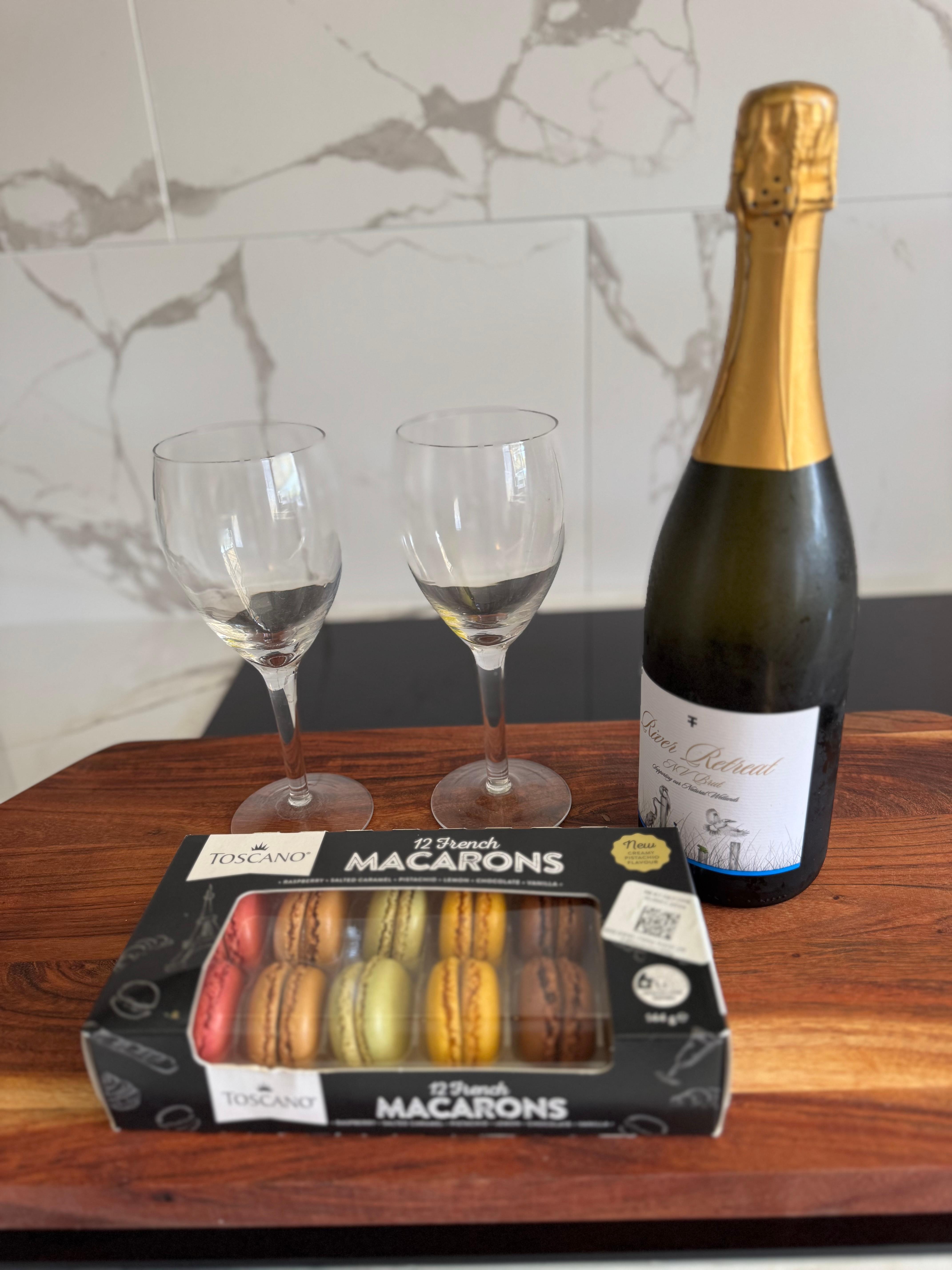Lovely macarons & bubbles to welcome us. 