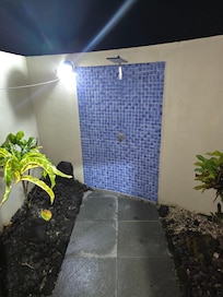 Used the outdoor shower a lot as it was so hot during our stay.