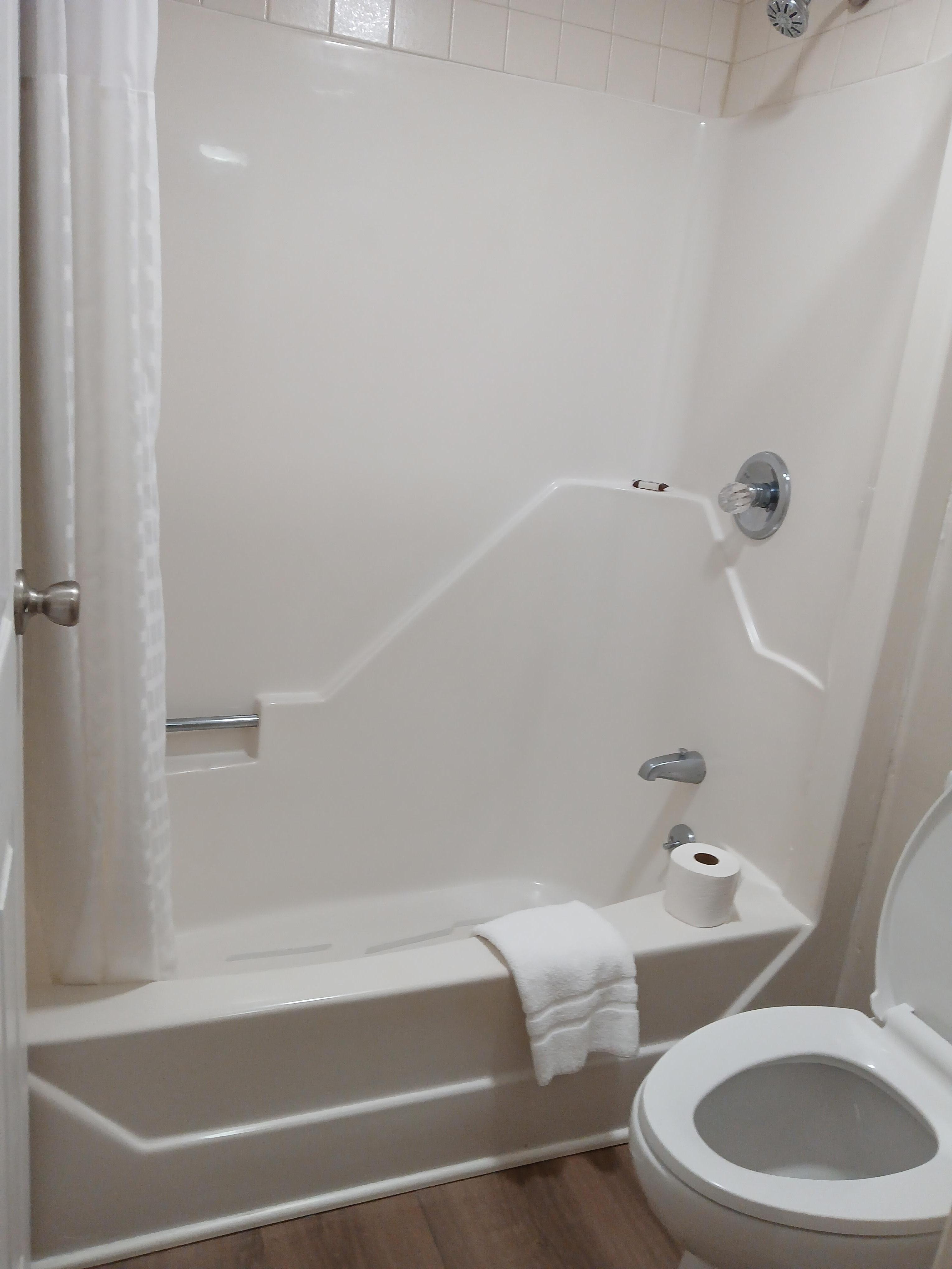 Tub/shower and toilet