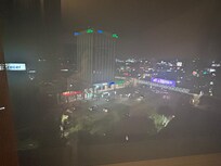 La hermosa vista nocturna desde mi habitación.