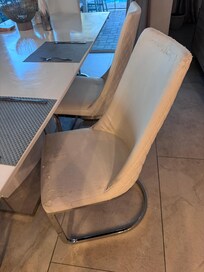 Chaises en très mauvais état