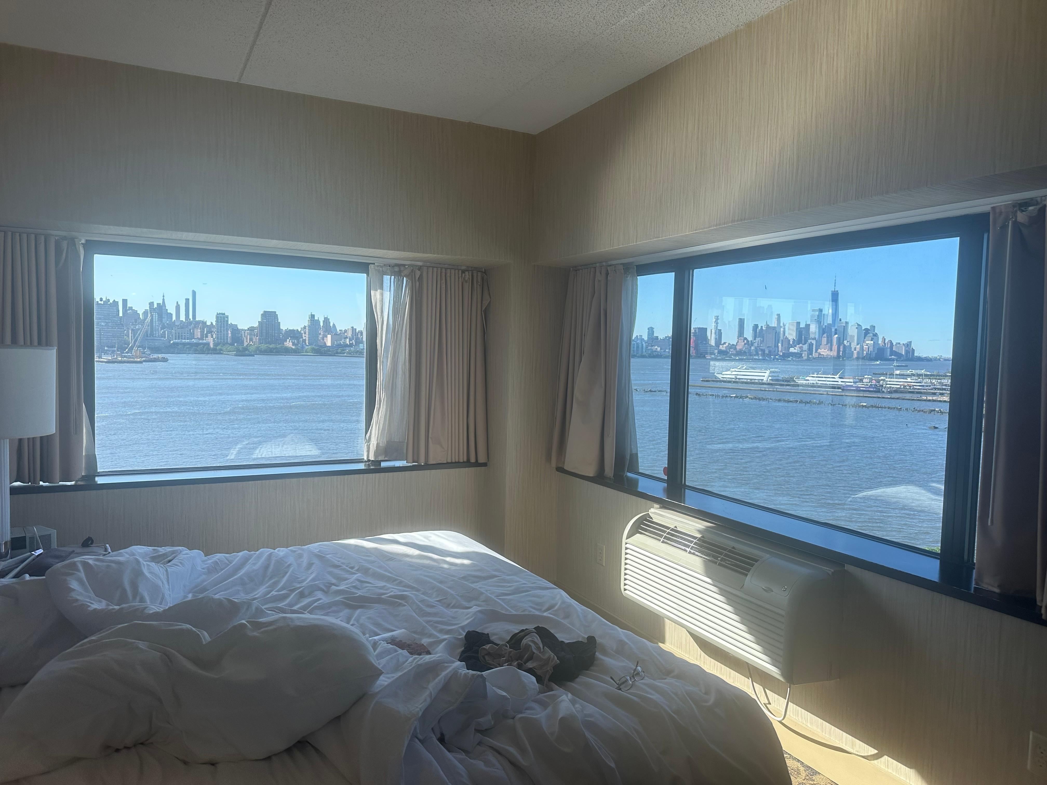 Panoramic room 