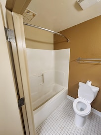 No towels or shower curtain